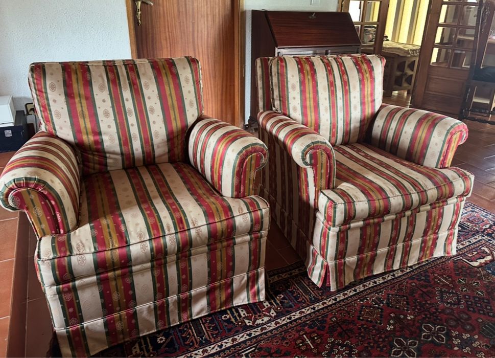 Conjunto de sofas estilo classico/ vintage