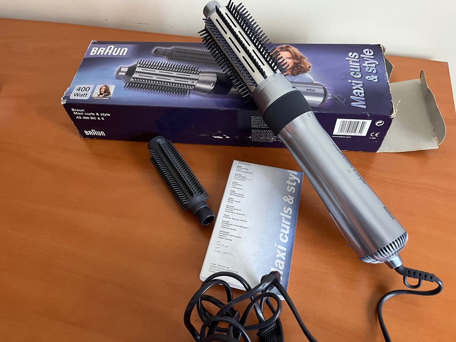 Escova de cabelo elétrica nova