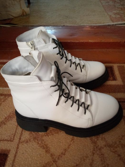 Ботинки кожаные женские зимние