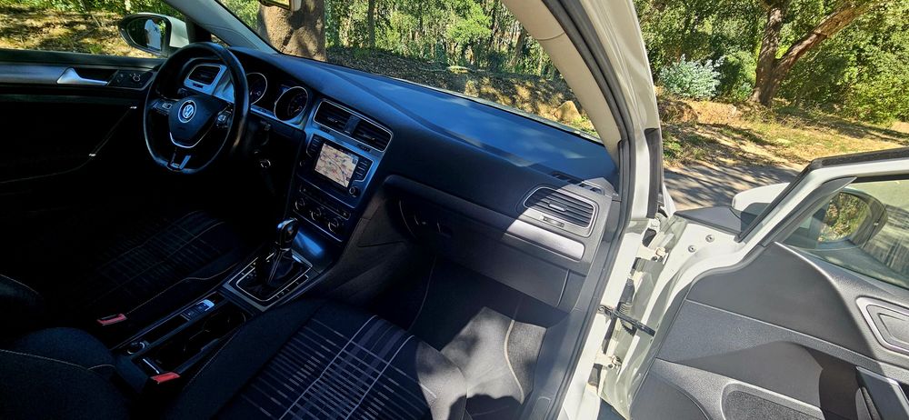 VW Golf VII Variant 1.6 TDI 110cv DSG – Edição Lounge Full Extras