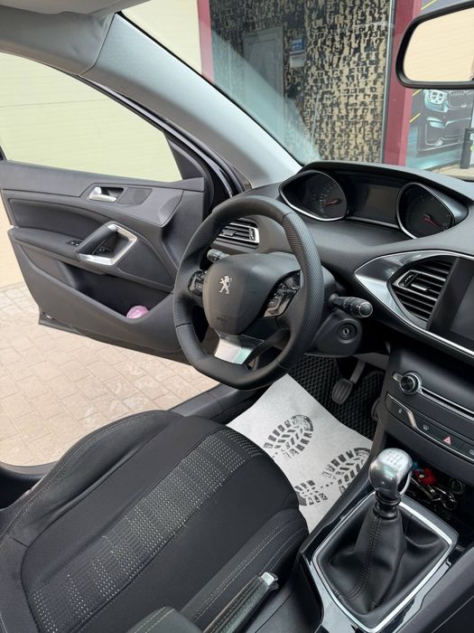 Peugeot 308 T9 2015