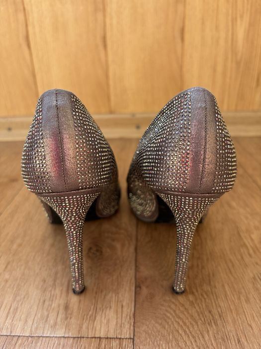 Продам туфли нарядные