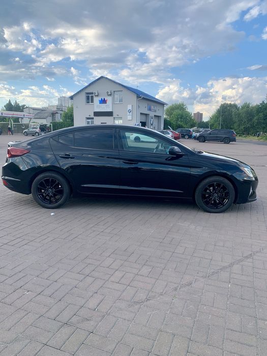 Hyndai Elantra 2019