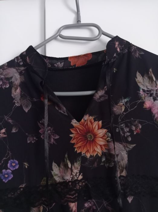 Sukienka w print kwiatowy