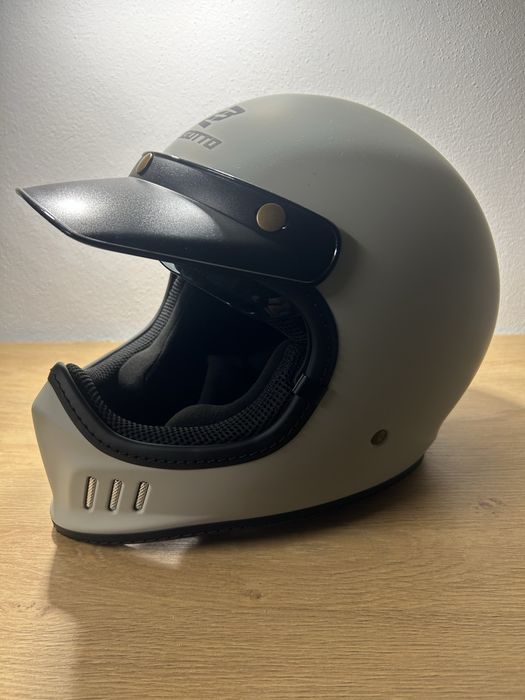 Capacete caferacer vintage de motocross