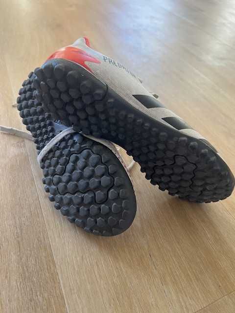 Adidas Predator buty piłkarskie, szutrówki, rozm 33