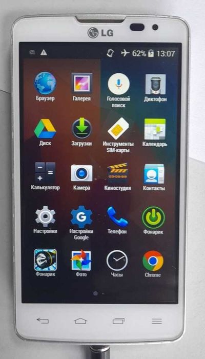 Смартфон LG  X135  2 сім карти  0,5/4  (робочий)