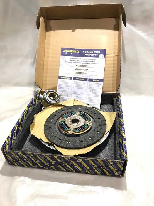 Комплект зчеплення Toyota Avensis седан T27 1.6, 1.8 2008 - 2018 Japan