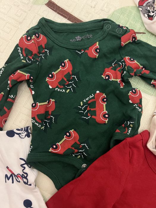 Набір новорічний боді. 0-3  хороший стан