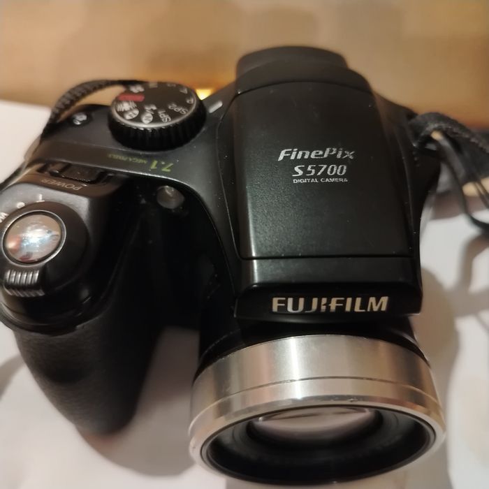Aparat fotograficzny fiudzi film S 5700