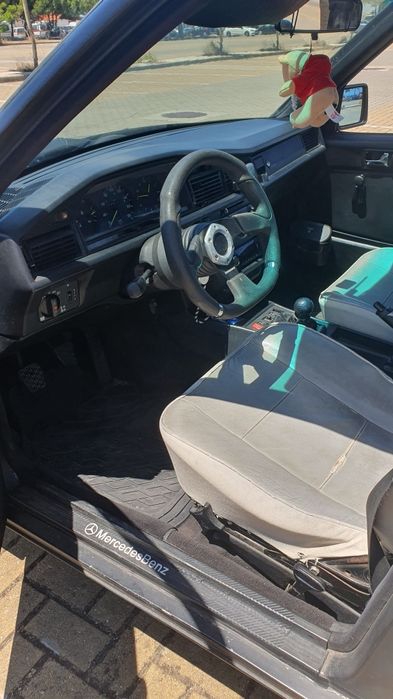 Bom dia vendo 190D 2.0 o carro e de 93