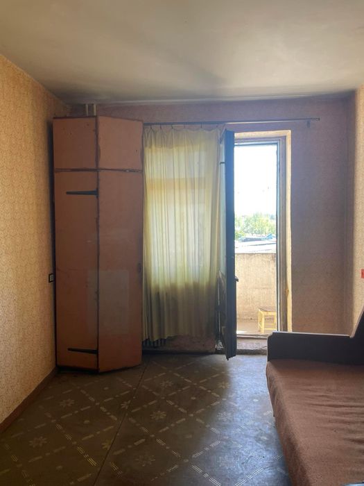 Продам квартиру 5 кімнат, поверх 5/9 центр Лівий берег 2 мікрорайон