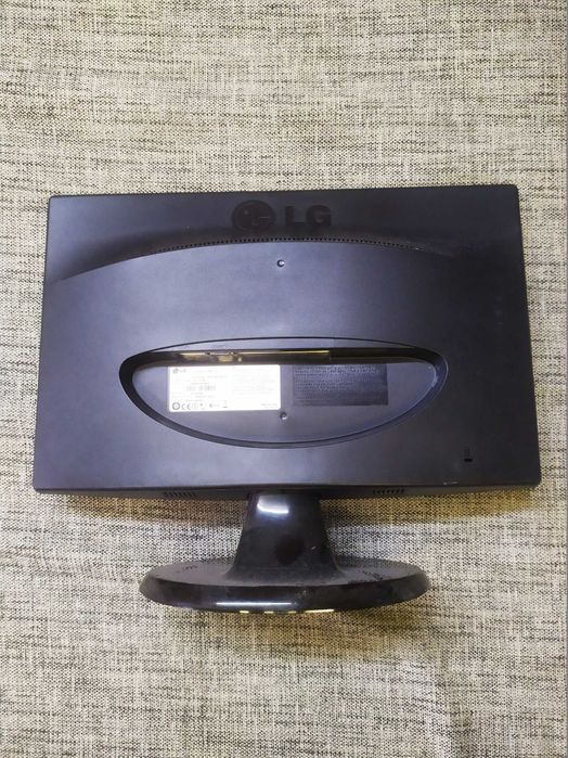 Монитор  2 шт   LG  19 и 23 - есть нюансы