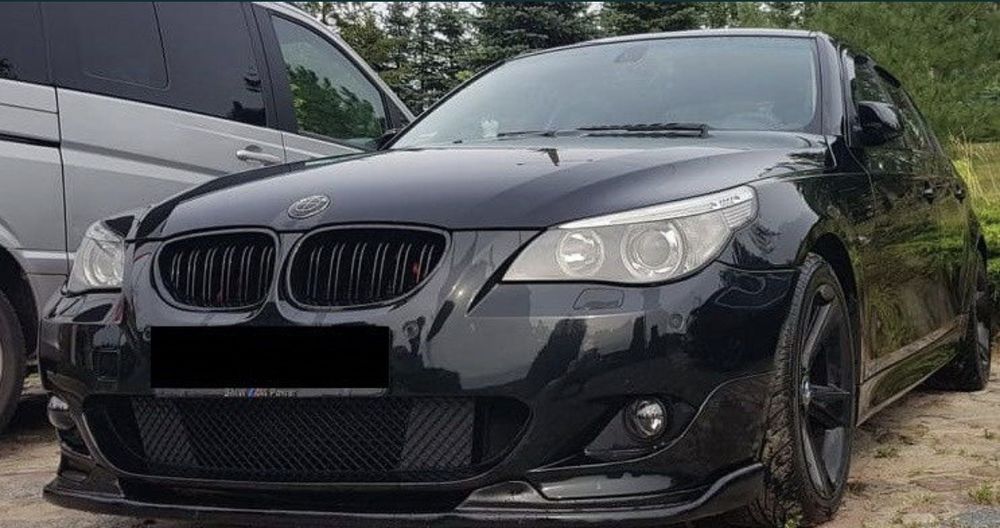 BMW E60 E61 Nerki Przedniego Zderzaka Grill Czarny Połysk