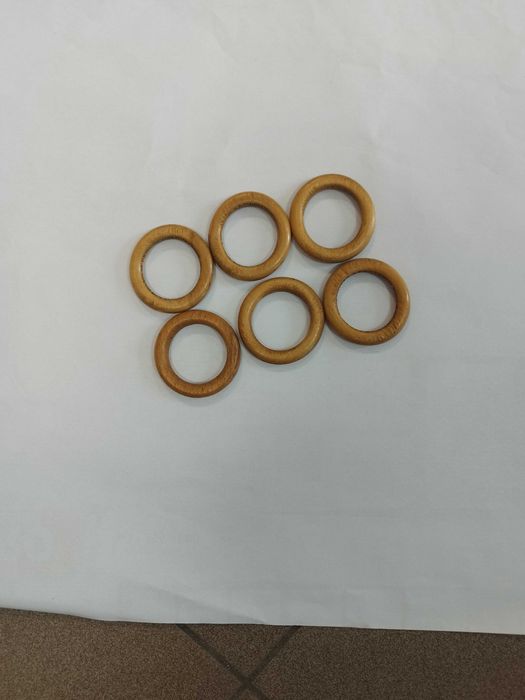 Kółka drewniane do karnisza