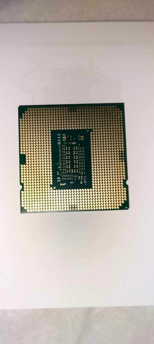 Procesor Intel Core i3-10100F - sprawny, zestaw z chłodzeniem