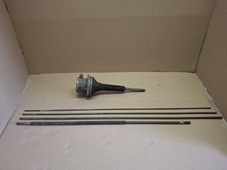 Wojskowa antena samochodowa 4m + uchwyt