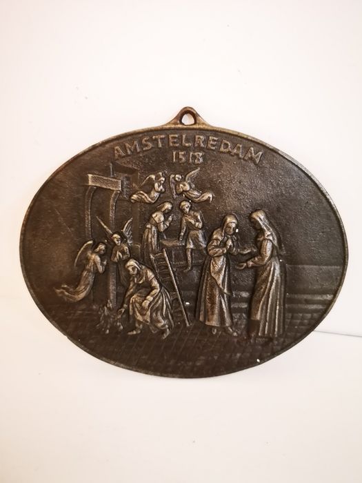 Metalowa ozdoba na ścianę