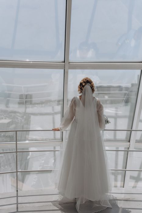 Шикарна весільна сукня 56 розміру з корсетом