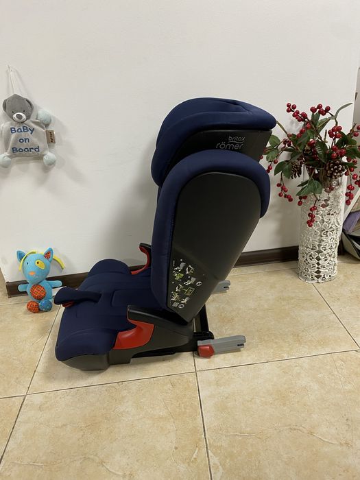 Автокрісло Britax Römer KIDFIX2 R Група 2/3 (15-36кг) бустер