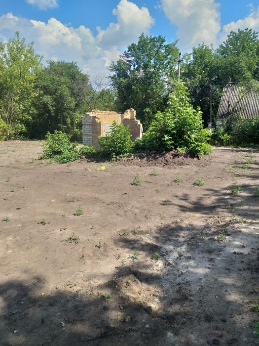Дачна ділянка біля водойми