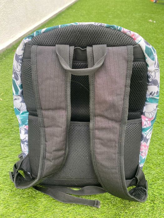 Mochila Disney Minnie Mouse com USB e compartimento para portátil