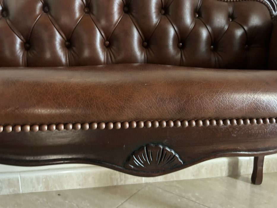 Canape em pele e banco pes