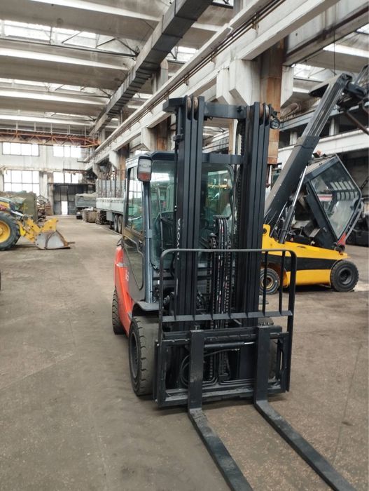 Навантажувач вилковий TOYOYA 8FGF30, 2018року.