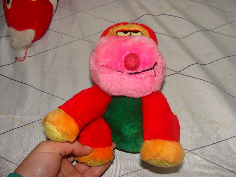Diversos Peluches -Urso Roxo, Coelho Verde, Macaco Vermelho