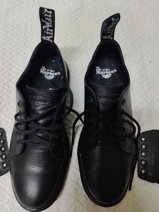Sapatos Dr. Martens tam. 41 semi-novos