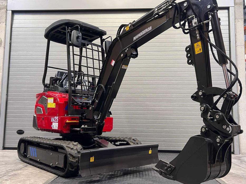 Mini Giratoria Rhinoceros XN25 motor Kubota