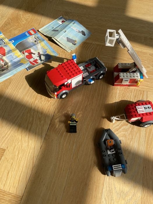 Lego city 7239 wóz strażacki