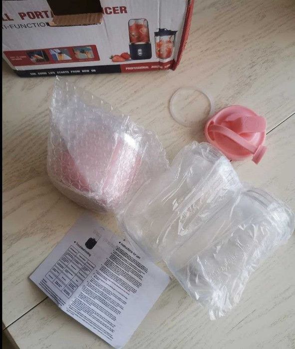 Міні фітнес блендер на аккумуляторі та USB зарядкою.