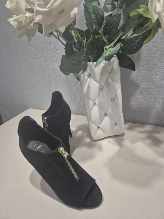 Damskie buciki roz. 36