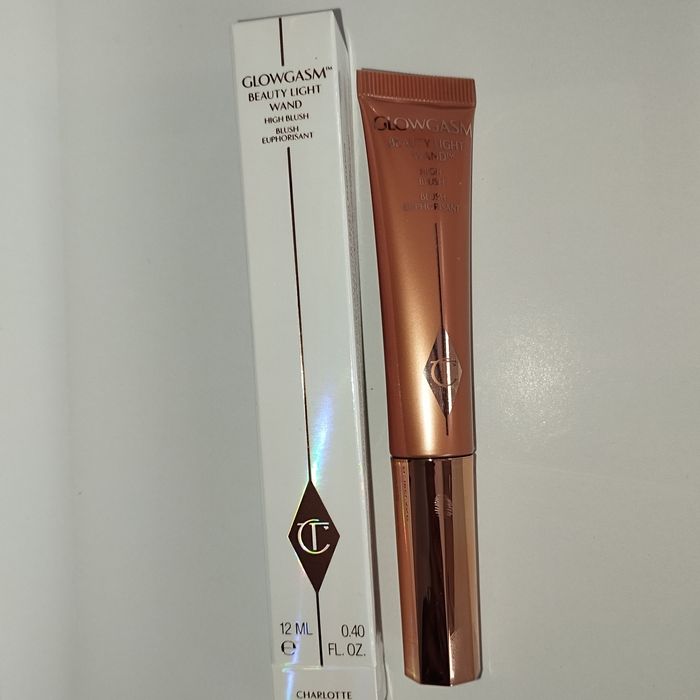Rozswietlacz Charlotte Tilbury Glowgasm Beauty Light Wand peachgasm