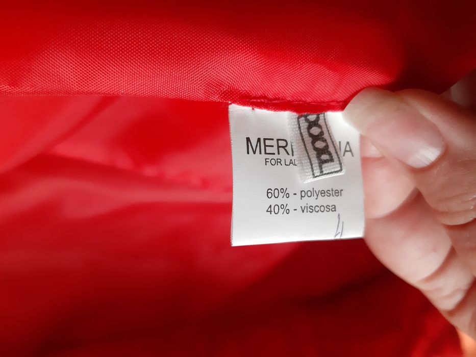 Плащ красный