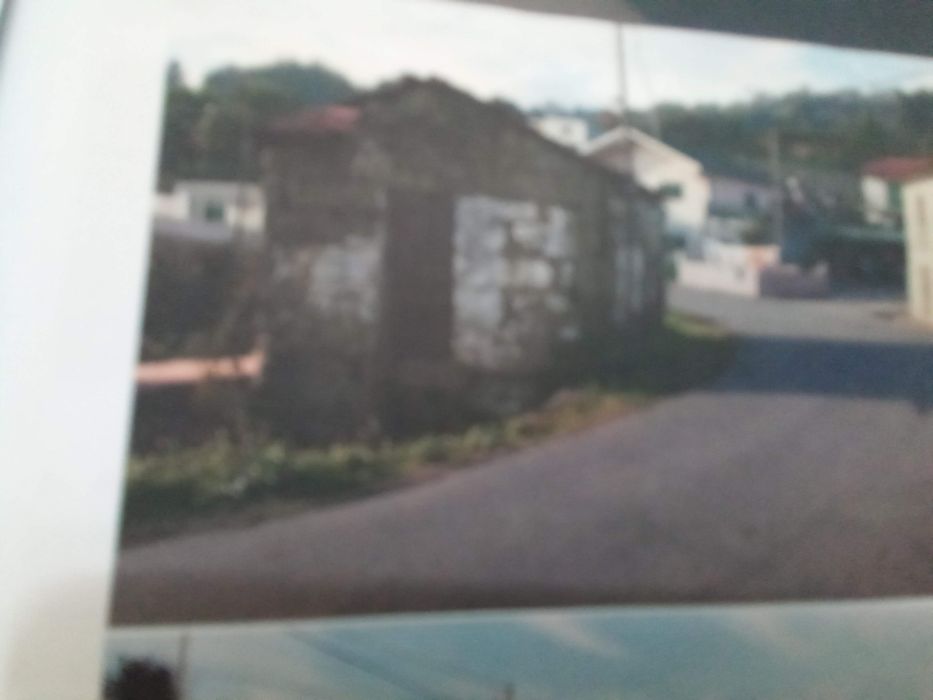 Casa em Ruínas Gêmeos Guimaraes