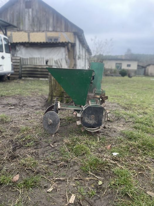 Картоплесаджалка до мототрактора