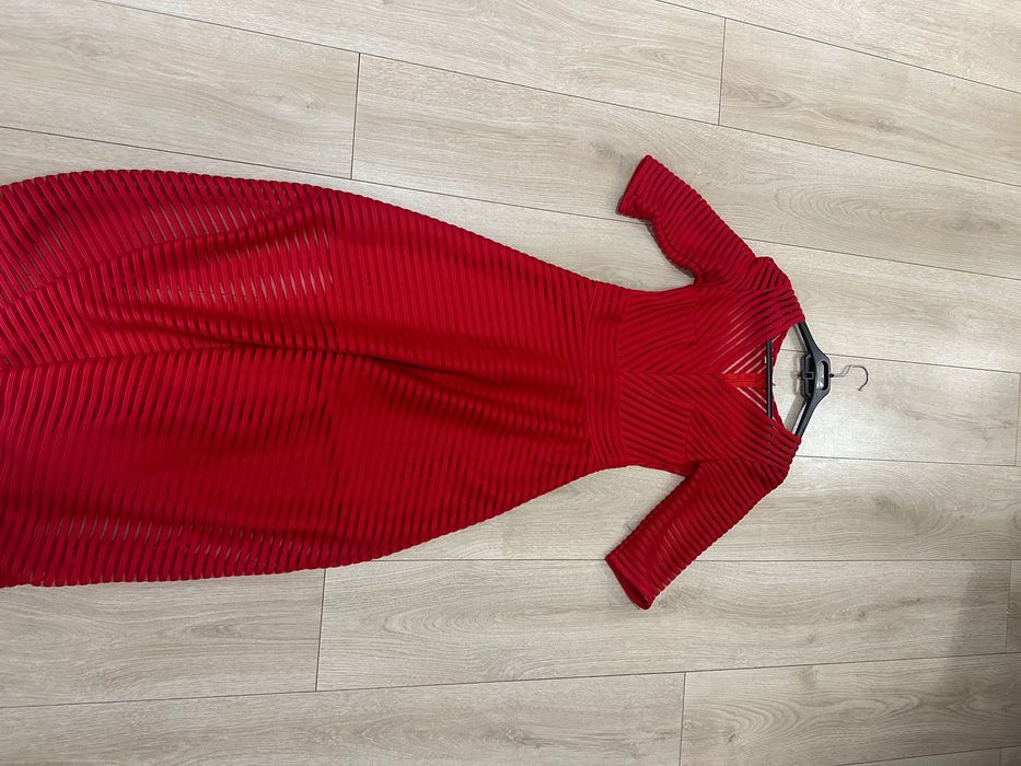 Червона сукня 44 розміо