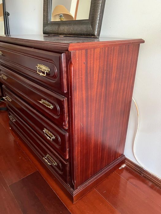 Cómoda Madeira Maciça