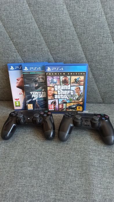 PlayStation 4 slim 500gb + 2 pady + 3 gry