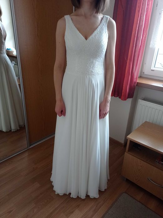 Piękna suknia ślubna w rozmiarze ~36
