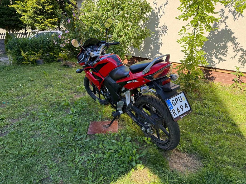 Honda CBR125R JC39 2008r 9k km | świeże OC/badanie techniczne