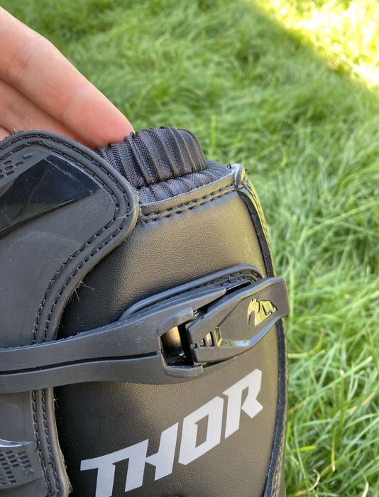 Нові Ендуро Мотоботи ботинки Thor Blitz XP MX мотоботы