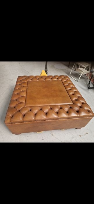 Sofa + ottoman Chesterfield