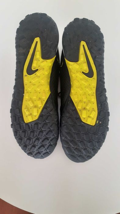 buty sportowe PIŁKARSKIE  halówki Nike Phantom R 40