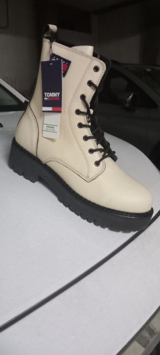 Vendo botas em pele novas com etiqueta