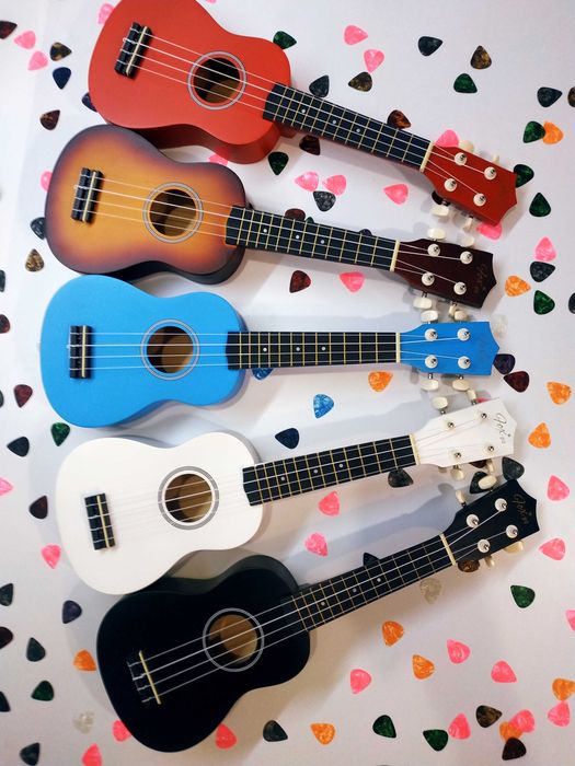 Окулеле гавайська гітара.