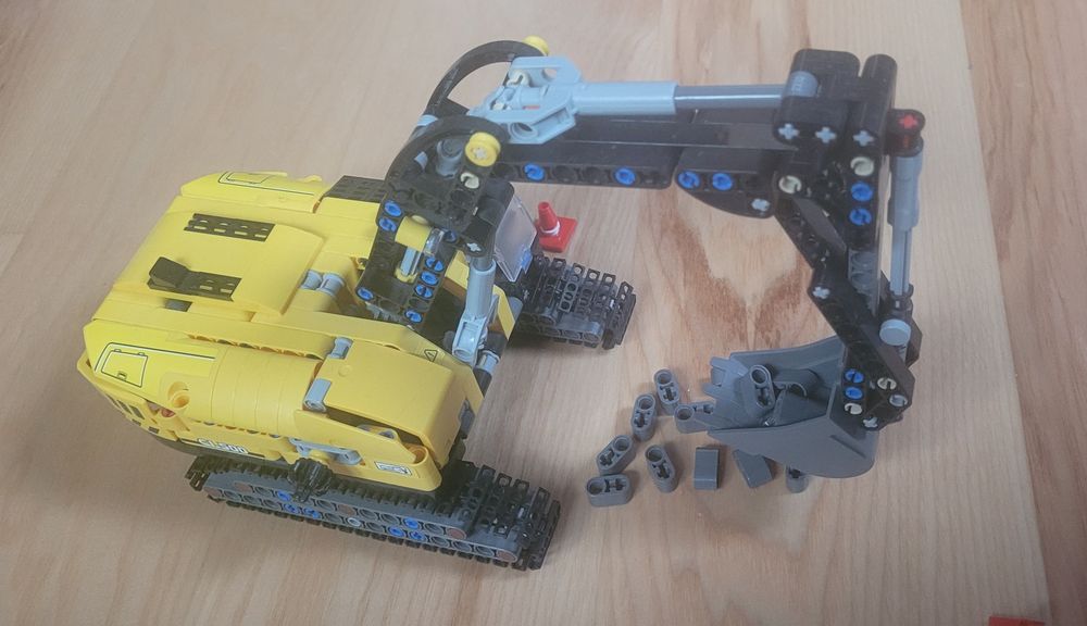 Lego technic koparka 42121