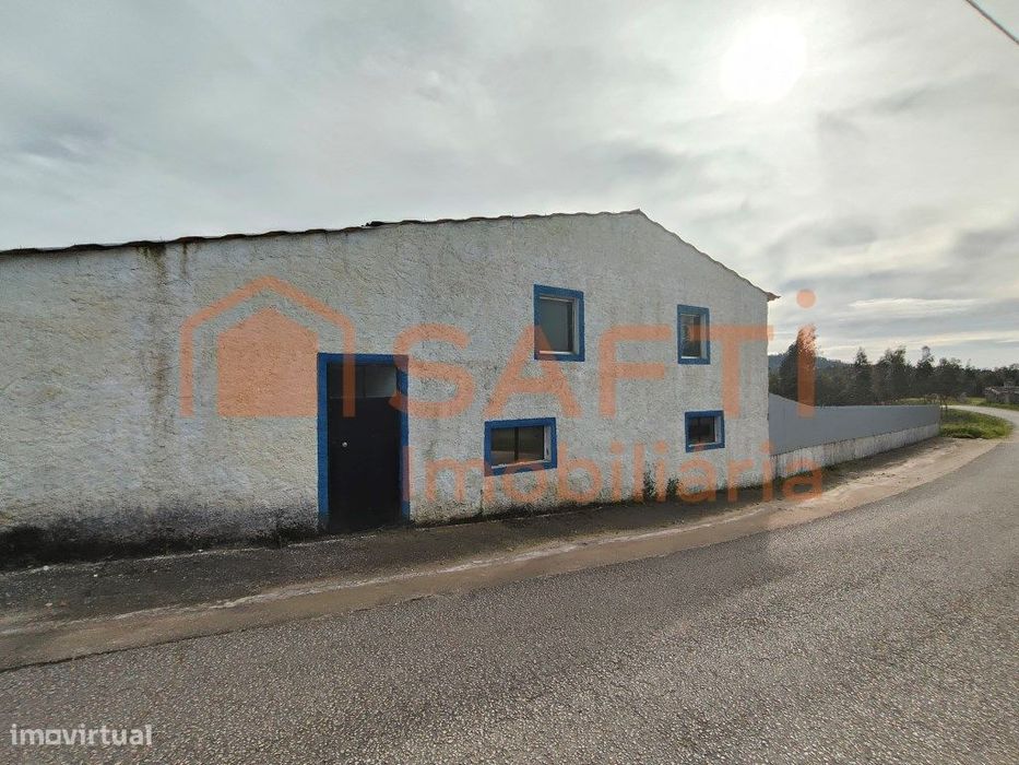 Casinha De Campo Com Poço E Terreno De Cultivo.